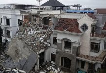 棉兰高档住宅区爆炸 致七栋房屋遭受损毁